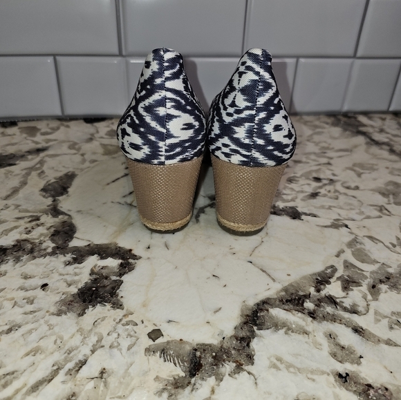 Giani Bernini Ozara Blue Canvas Round Toe Wedges Size 8.5 M - Picture 6 of 6